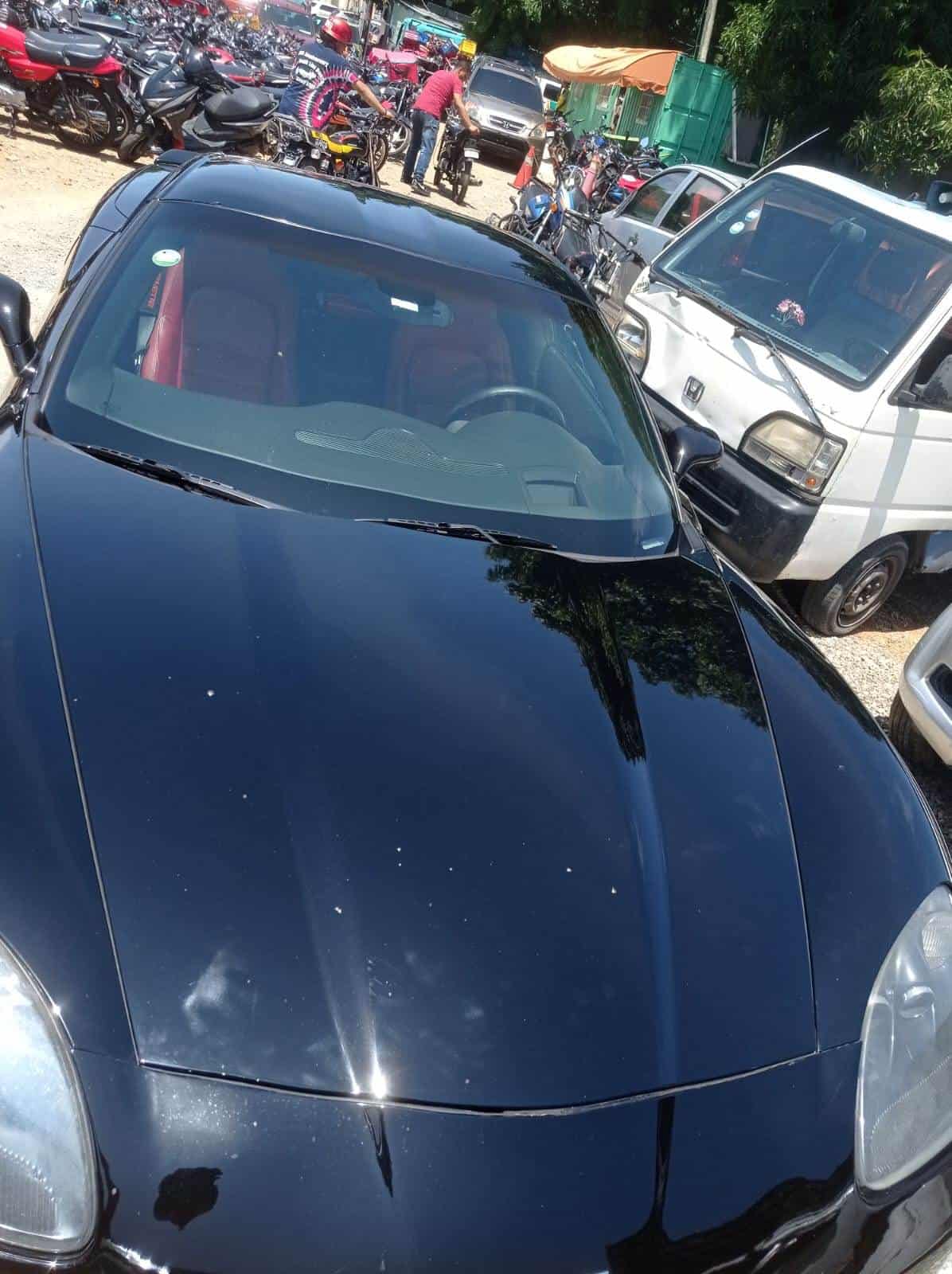 Vehículo de alta gama retenido.