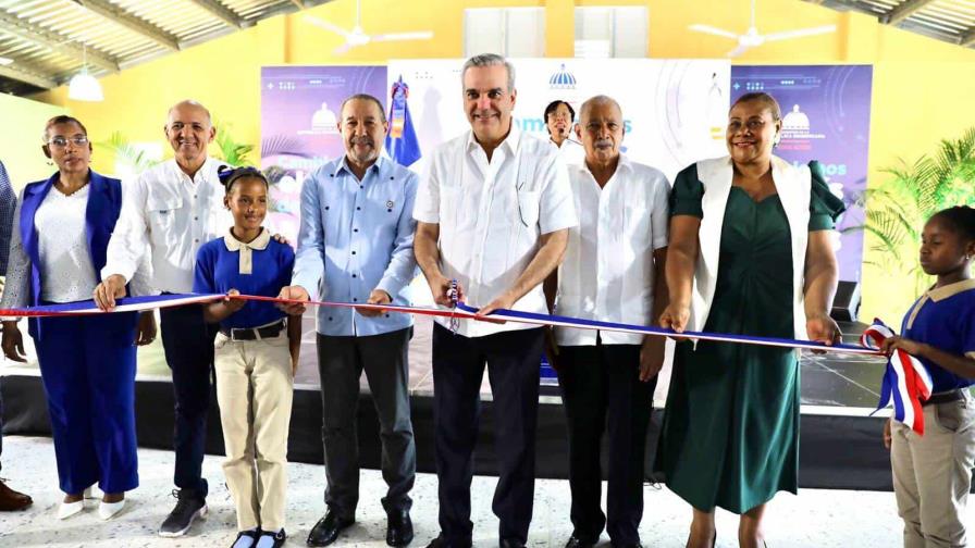 Presidente Abinader encabeza inauguración de escuela básica en Sabana Perdida
