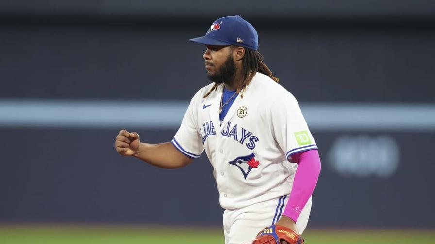 Berríos transita 7 entradas, Guerrero impulsa 3 con jonrón; Azulejos vencen a Medias Rojas