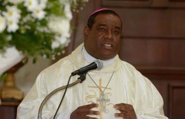 Obispo Castro Marte apoya homilías cortas - Diario Libre