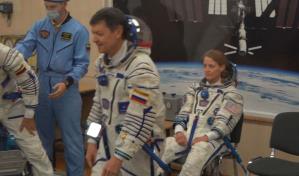 Cohete Soyuz llega a la ISS con dos rusos y una estadounidense a bordo