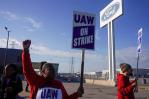 Ford y GM ponen temporalmente en paro a unos 500 trabajadores más en medio de huelga