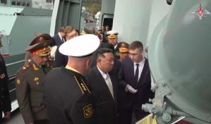 Kim Jong Un examina misiles junto al Ministro de Defensa de Rusia