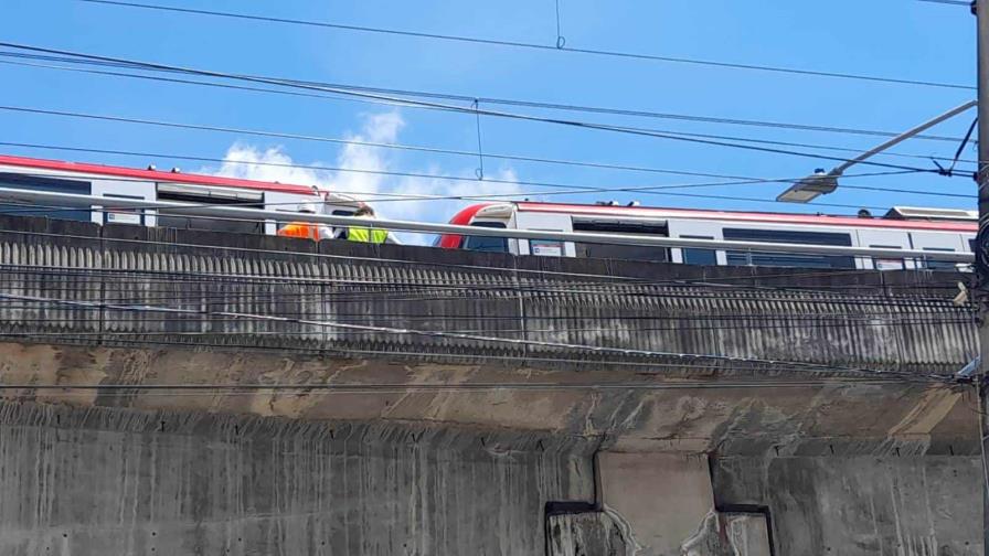 Personal del Metro se encuentran evaluando trenes que colisionaron