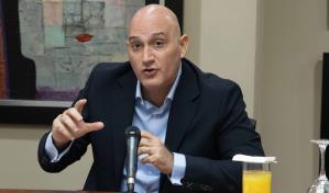 Ministro de Economía dice no ha medido impacto de cierre de frontera; prefiere pensar en una pronta solución