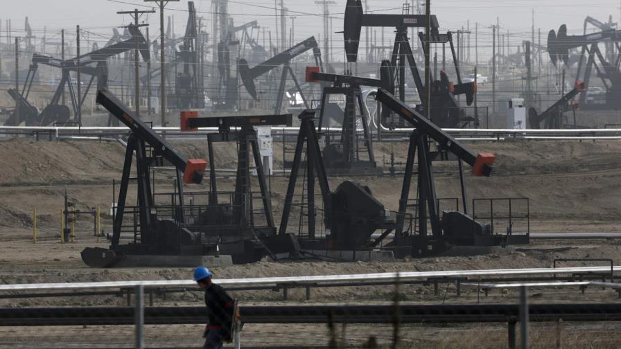 El petróleo de Texas baja un 0.68 %, hasta 85.62 dólares el barril