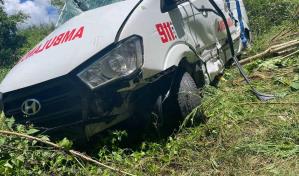 Dos colaboradores del Servicio Nacional de Salud heridos al accidentarse ambulancia