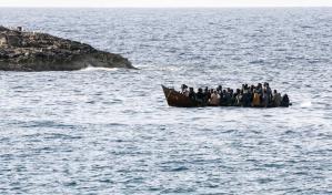 Italia evalúa medidas para frenar llegada masiva de migrantes