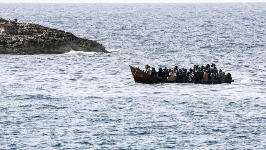 Italia evalúa medidas para frenar llegada masiva de migrantes