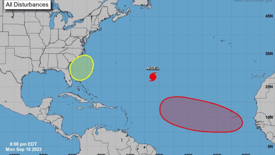 Centro de Huracanes monitorea dos áreas en el Atlántico con potencial de desarrollo a finales de semana