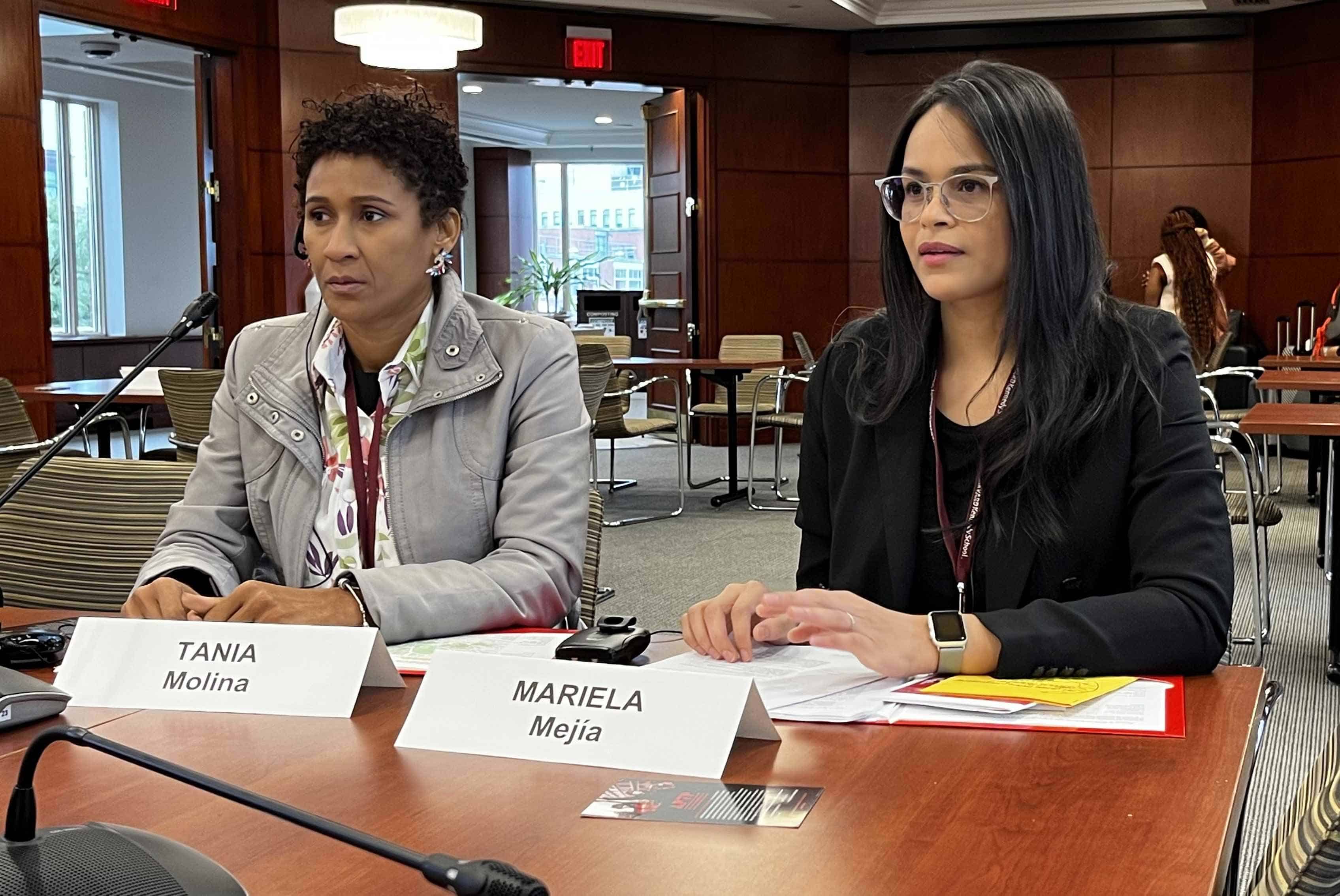 Las periodistas de Diario Libre Tania Molina y Mariela Mejía.