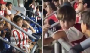 Milan, hijo mayor de Shakira y Piqué, captado mientras disfruta partido Junior-Atlético Nacional en Barranquilla