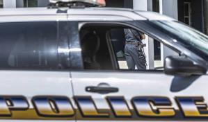 Menor de 14 años mata a su madre en Florida y hiere de gravedad al novio de ella