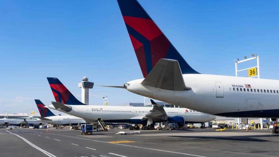 Empleados de Delta a juicio por robar miles de dólares a viajeros del aeropuerto de NY