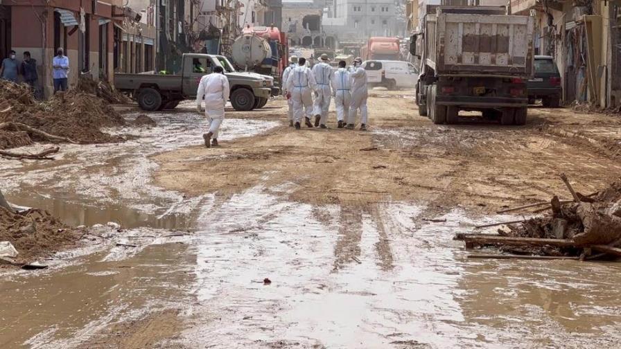 Tras inundaciones en Libia que dejaron cerca de 3,300 muertos, preocupa ahora el riesgo de enfermedades