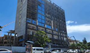 Obrero muere al caer de un décimo piso de edificio en construcción en Santiago