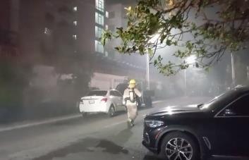 Ocho vehículos destruidos y otros 11 afectados en incendio en Santiago