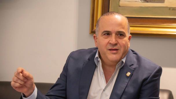 Senado aprueba en primera lectura aumentar a dos años licencias de armas de fuego