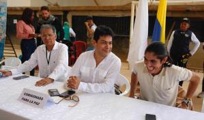 Gobierno y disidencia de las FARC anuncian cese al fuego de 10 meses