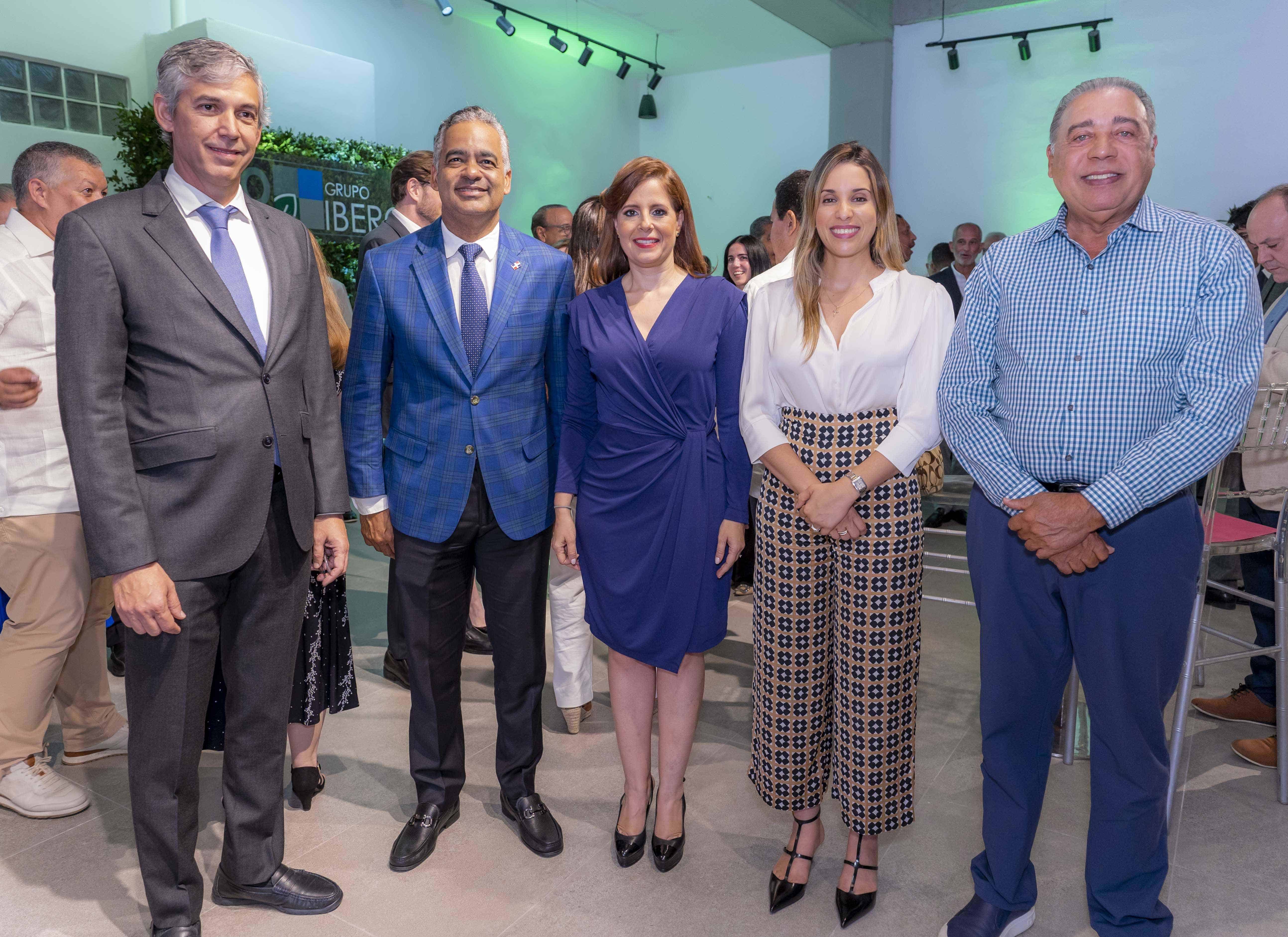 Luis Fernando Gutiérrez, Joel Santos Echavarría, Patricia Portela, Annerys Meléndez y Fermín Acosta.