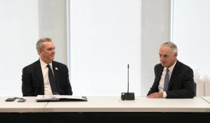 Presidente Abinader se reúne con el comisionado Rob Manfred
