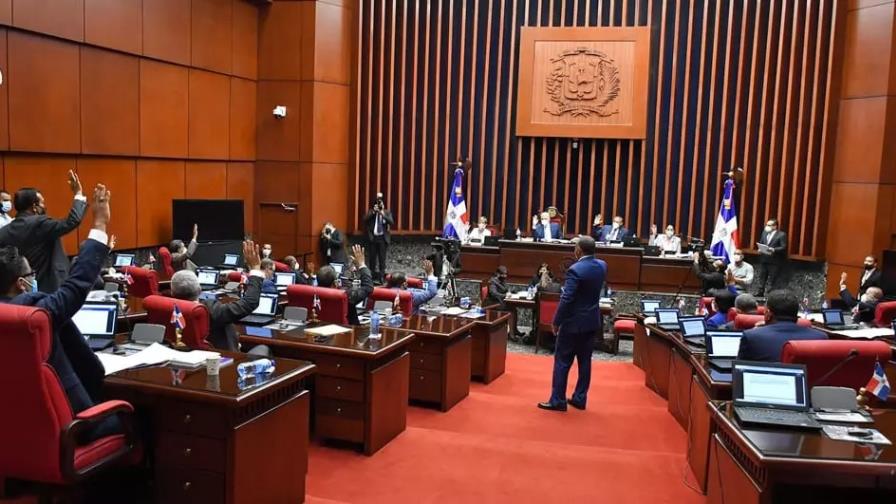 Senado conocerá resolución que condena “actitud arbitraria” de haitianos