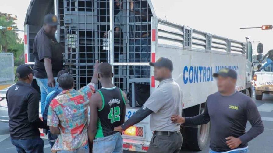 Policía y el Ejército detienen 155 haitianos indocumentados en Jimaní