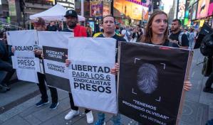 Venezolanos en Nueva York exigen el cierre de los centros de tortura en su país