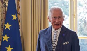Francia extiende la alfombra roja a Carlos III en su primera visita como rey