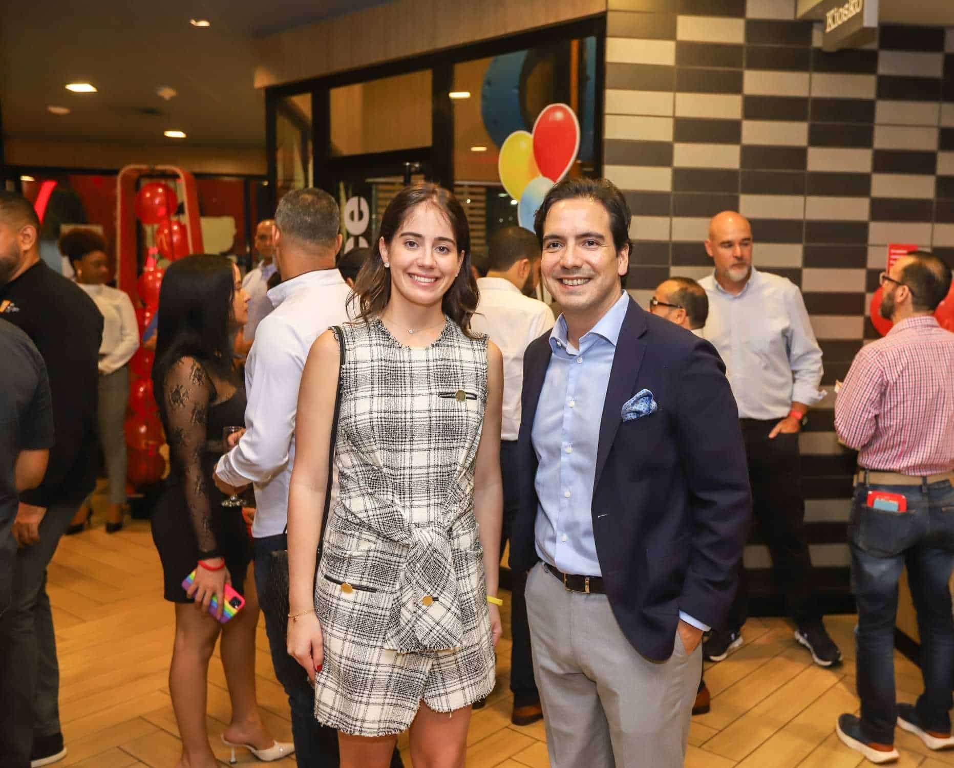 Anna Harper y Gustavo Cartagena.