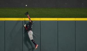 Castro aporta jonrón y buenas atrapadas a triunfo de Mellizos sobre Rojos