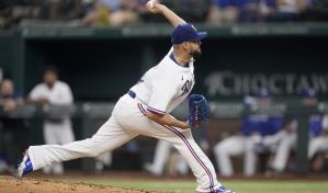 Con cuatro jonrones, los Rangers remontan para superar a Medias Rojas