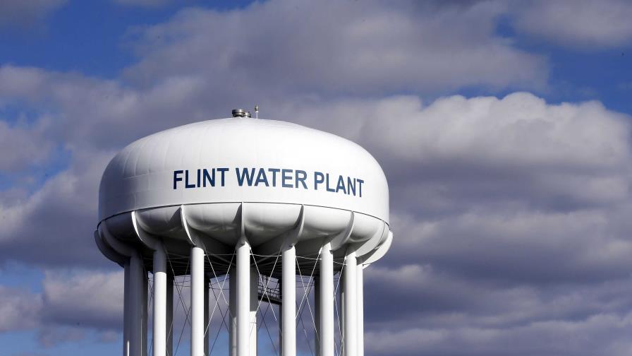Corte Suprema de Michigan desestima cargos penales por escándalo del agua en Flint