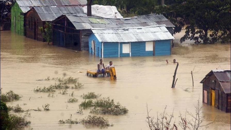 Abinader dice faltan "pasos contundentes" para hacer frente a la emergencia climática