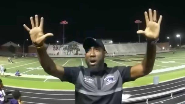 Policía de EE.UU. dispara con una pistola eléctrica a un director de orquesta afroamericano