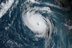 El huracán Nigel resiste al noreste de Bermudas, pero no amenaza a las zonas pobladas