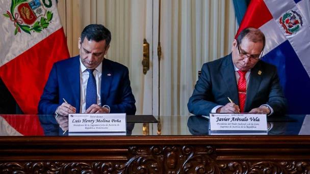 Poderes Judiciales de RD y Perú firman memorándum para fortalecer ambas instituciones