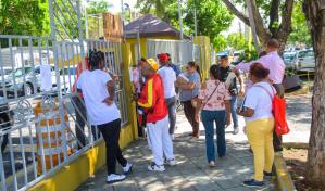 Ciudadanos se quejan por la suspensi&oacute;n de servicios en la Junta del Distrito Nacional