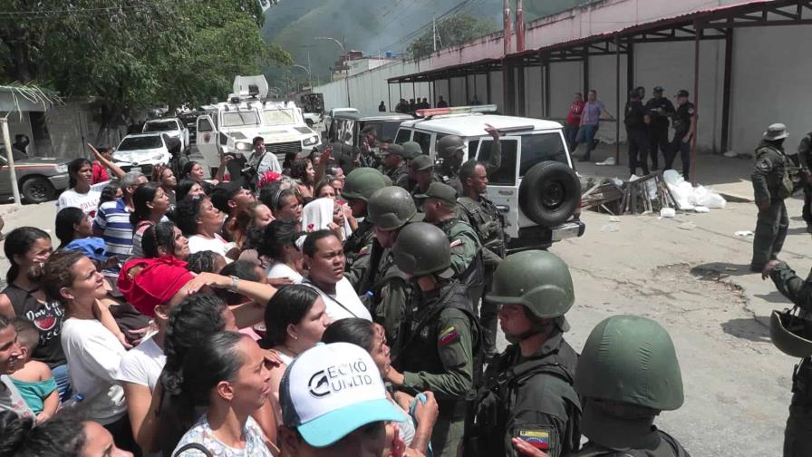 Militares y policías de Venezuela toman una cárcel controlada por la banda Tren de Aragua