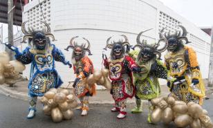 Los diablos del Gran Santo Domingo salieron cada domingo de agosto