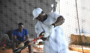 Yasiel Puig llega a RD y entrena en el Tetelo Vargas