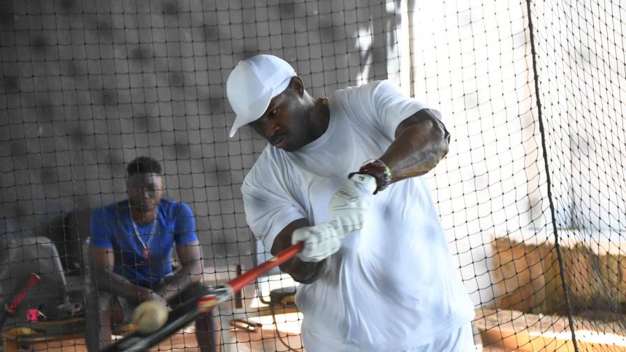 Yasiel Puig llega a RD y entrena en el Tetelo Vargas