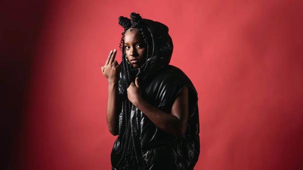 J Noa: La rapera dominicana de 17 años que fue nominada al Latin Grammy
