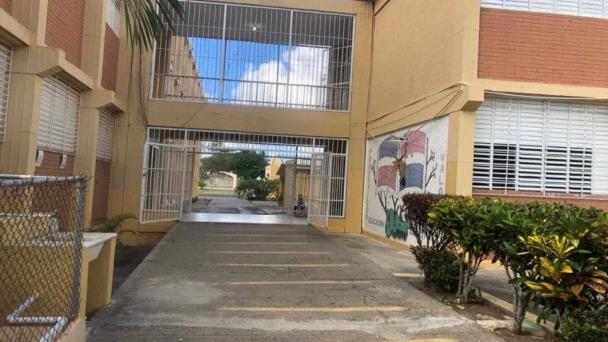 Denuncian estudiantes de liceo en El Seibo no reciben clases de matemáticas por falta de docente