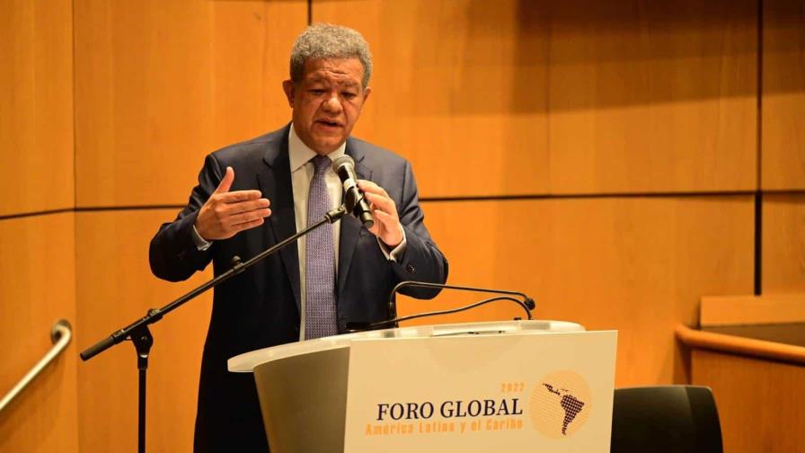Leonel Fernández, junto al Nobel de Economía, lamentan el "fracaso de la globalización"