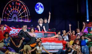 "Grease", un musical que traslada a la ilusión de los años 70