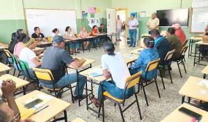 Diputados buscan modificar ley para que miembros de colegios electorales sean bachilleres