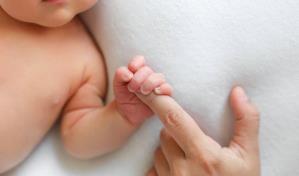 Una mujer da a su recién nacido un nombre peculiar y desata una respuesta del gobierno