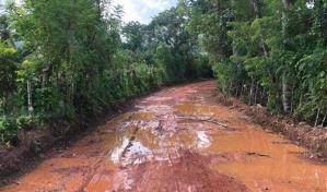 Ciudadanos dicen estar en peligro por mal estado de calles en comunidad de Miches