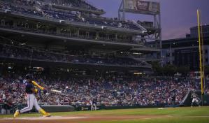 Ronald Acuña pega jonrón y se une al exclusivo club de los 40-40
